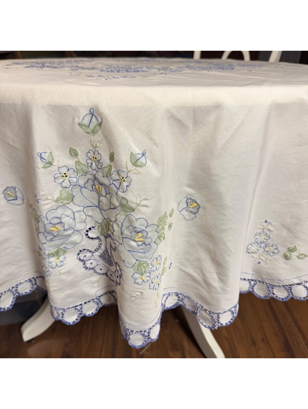 Vintage 68 Inch Round Tablecloth Blue Floral Embroidery Lace Trim - Picture 3 of 9